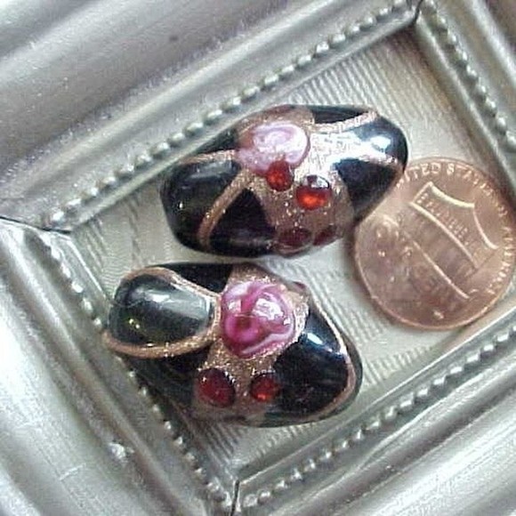 1 Large Vintage Handmade Lamp Work Venetian Black Wedding Cake Bead Gold Roses - Picture 1 of 3